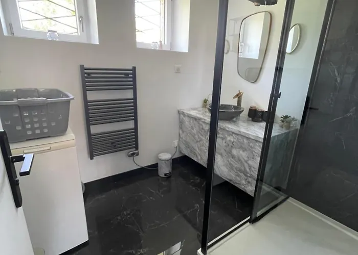 Maison Individuelle Avec Grand Jardin Villa *