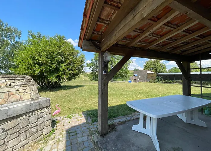 Maison Individuelle Avec Grand Jardin *